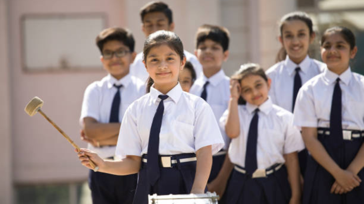 Berita utama rapat sekolah hari ini- 23 Oktober: Berita nasional, olahraga, dan dunia yang dipilih untuk Anda