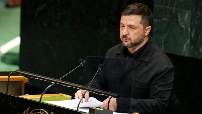 Hentikan Rusia sekarang atau Putin akan memperluas perang Ukraina ‘lebih luas dan lebih dalam’, kata Zelensky kepada PBB