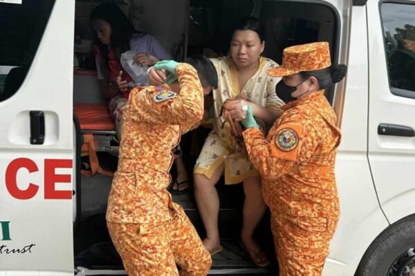 Ancaman tsunami berlalu di Filipina dan Indonesia setelah gempa kuat, kata badan peringatan