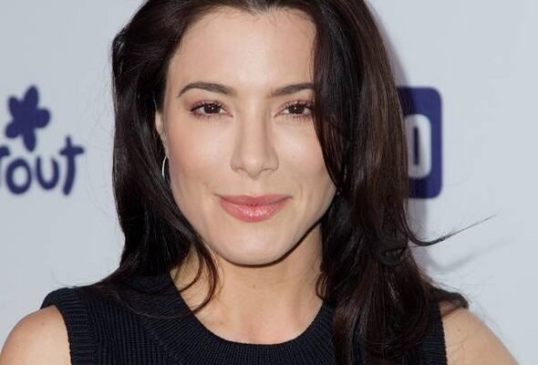 Jaime Murray menikah di Bali