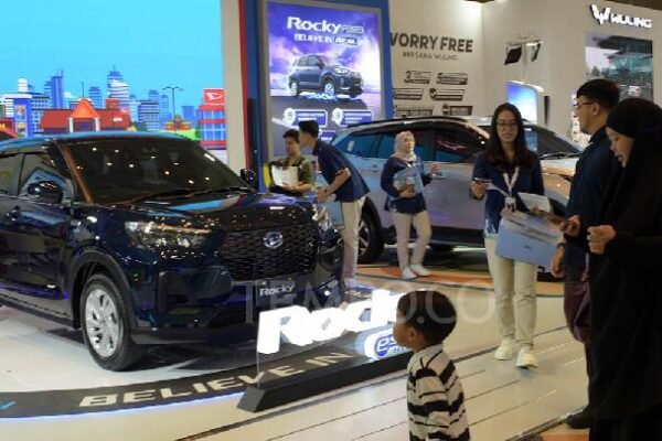 Berita Teratas Hari Ini: Industri Otomotif Indonesia Berhati-hati di Tengah Pasar Mobil yang Lesu
