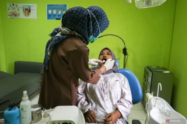 Indonesia akan segera meluncurkan pemeriksaan kesehatan gratis di sekolah-sekolah.