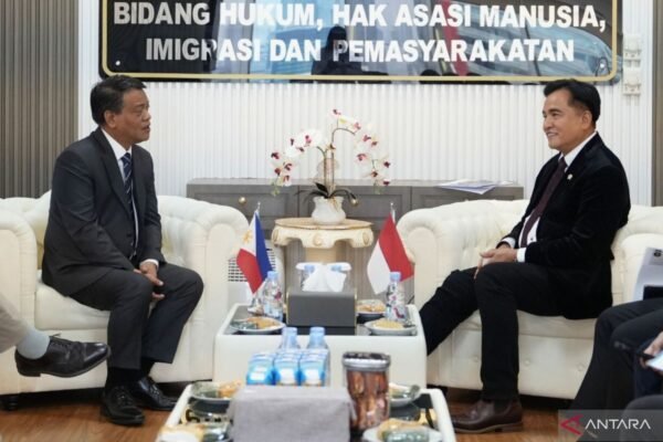 Indonesia berkomitmen untuk menyelesaikan masalah kewarganegaraan yang tidak tercatat: menteri