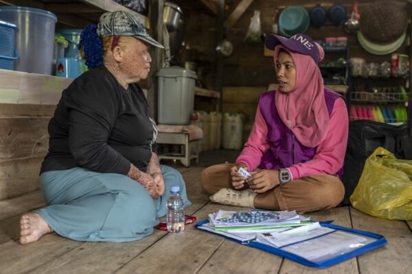 Indonesia terus berupaya mewujudkan jaminan kesehatan universal sambil mengatasi celah-celah yang masih ada.