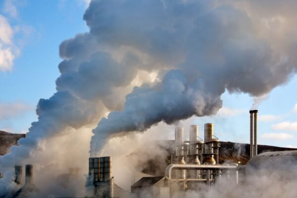 Perusahaan energi raksasa Indonesia tengah gencar mengejar proyek pembangkit listrik tenaga geothermal di Kenya.