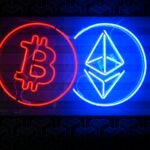 Bitcoin tetap di atas $100.000 sementara ether melonjak ke level tertinggi dalam seminggu sejak 2021.
