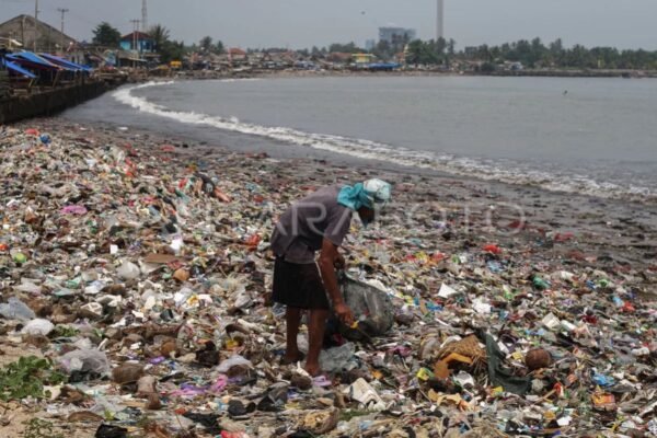 Indonesia menargetkan pengurangan limbah laut sebesar 50 persen pada tahun 2029.