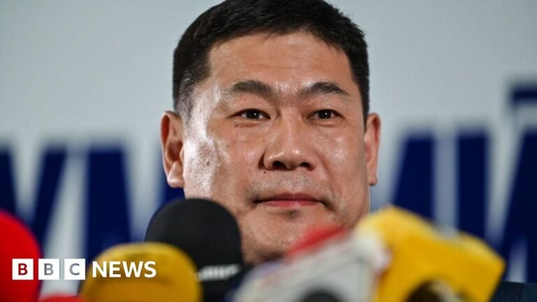 Perdana Menteri Mongolia mengundurkan diri di tengah protes terkait gaya hidup mewah putranya.