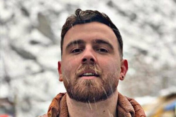 Trump memperingatkan akan mengambil 'tindakan yang sangat tegas' jika Iran mengeksekusi para demonstran.