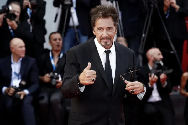 Al Pacino Kehilangan $50 Juta Akibat Akuntan Korup dan Gaya Hidup Mewah. Pembelian 23 Ponsel dan 16 Mobil Memaksanya Menerima Peran yang Tidak Disukainya di Usia 70 Tahun