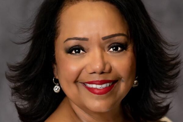 Berkeliling: Doreen Hughes