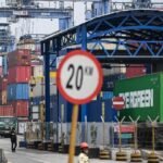 Pelabuhan Tanjung Priok di Indonesia Mengatakan Layanan Kontainer Kembali Normal