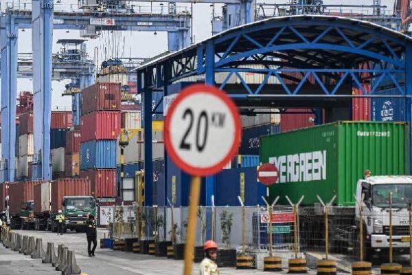 Pelabuhan Tanjung Priok di Indonesia Mengatakan Layanan Kontainer Kembali Normal