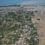 Rekaman udara memperlihatkan dampak bencana banjir di Indonesia