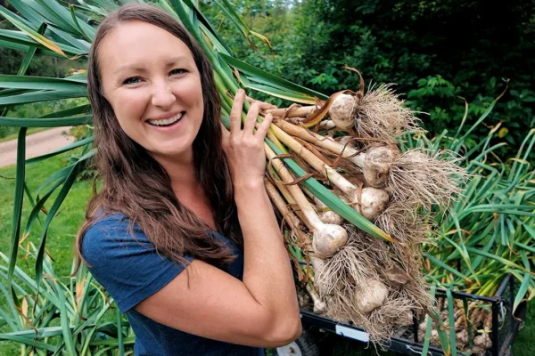 Seorang mantan ahli gizi mengatakan bahwa mengonsumsi makanan hasil kebun sendiri bermanfaat bagi kesehatan keluarga setelah mengurangi frekuensi berbelanja ke supermarket