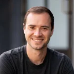 Andrej Karpathy mengatakan bahwa kecerdasan buatan (AI) itu seperti teknologi alien yang tidak dilengkapi panduan penggunaan; para insinyur harus cepat beradaptasi