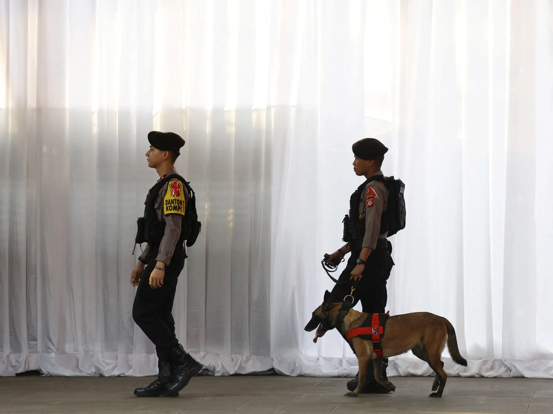 Indonesia menahan 12 orang atas kasus perdagangan bayi ke Singapura