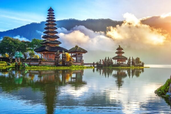 Pengeluaran Wisatawan Asing di Indonesia Diprediksi Mencapai Rekor Baru Sebesar Rp 344 Triliun pada Tahun 2025