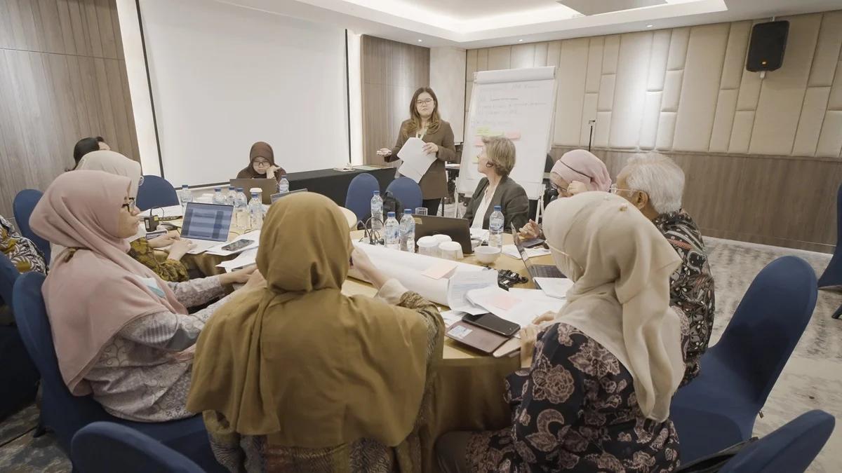 WHO dan para mitranya mendukung Indonesia dalam menyusun rencana inovatif di sektor kesehatan manusia untuk menangani resistensi antimikroba (AMR) berdasarkan pedoman terbaru WHO