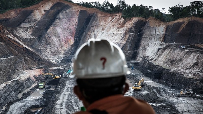Indonesia akan terus membakar batu bara hingga jauh ke tahun 2050-an, sesuai dengan rencana iklim yang telah diperbarui