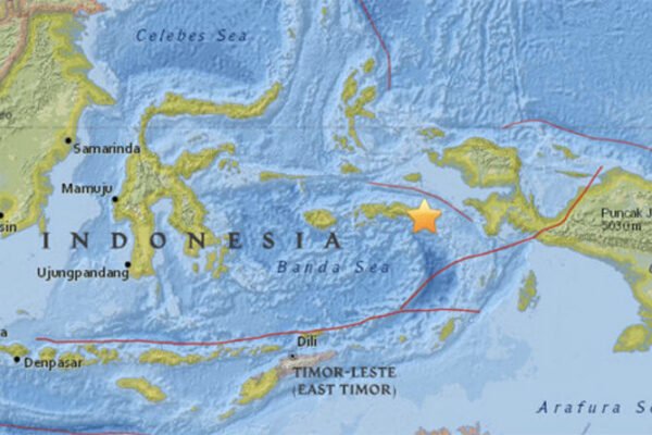 Gempa bumi di Indonesia: Gempa kedua melanda saat Cincin Api dalam status siaga