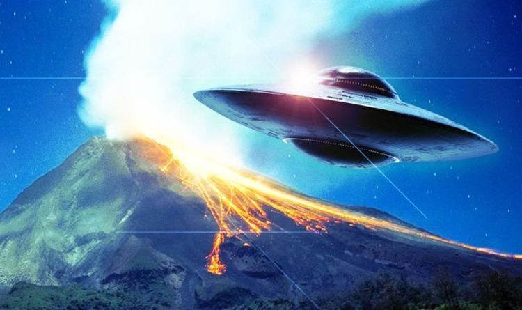 Penampakan UFO di atas gunung berapi di Indonesia memang berasal dari luar angkasa — tapi apa itu makhluk asing?