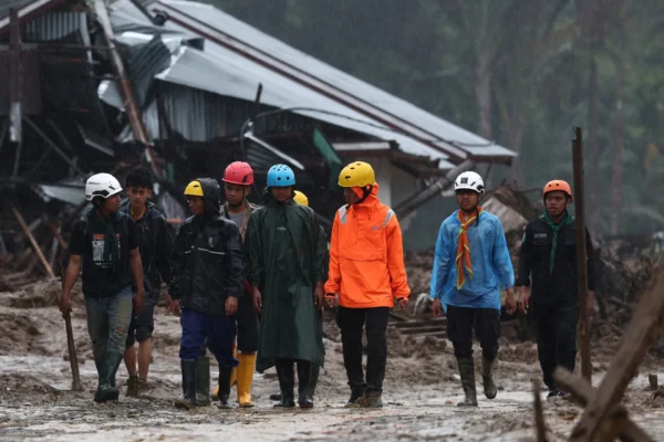 Indonesia menghitung korban jiwa seiring semakin banyaknya peringatan mengenai perubahan iklim yang dilontarkan