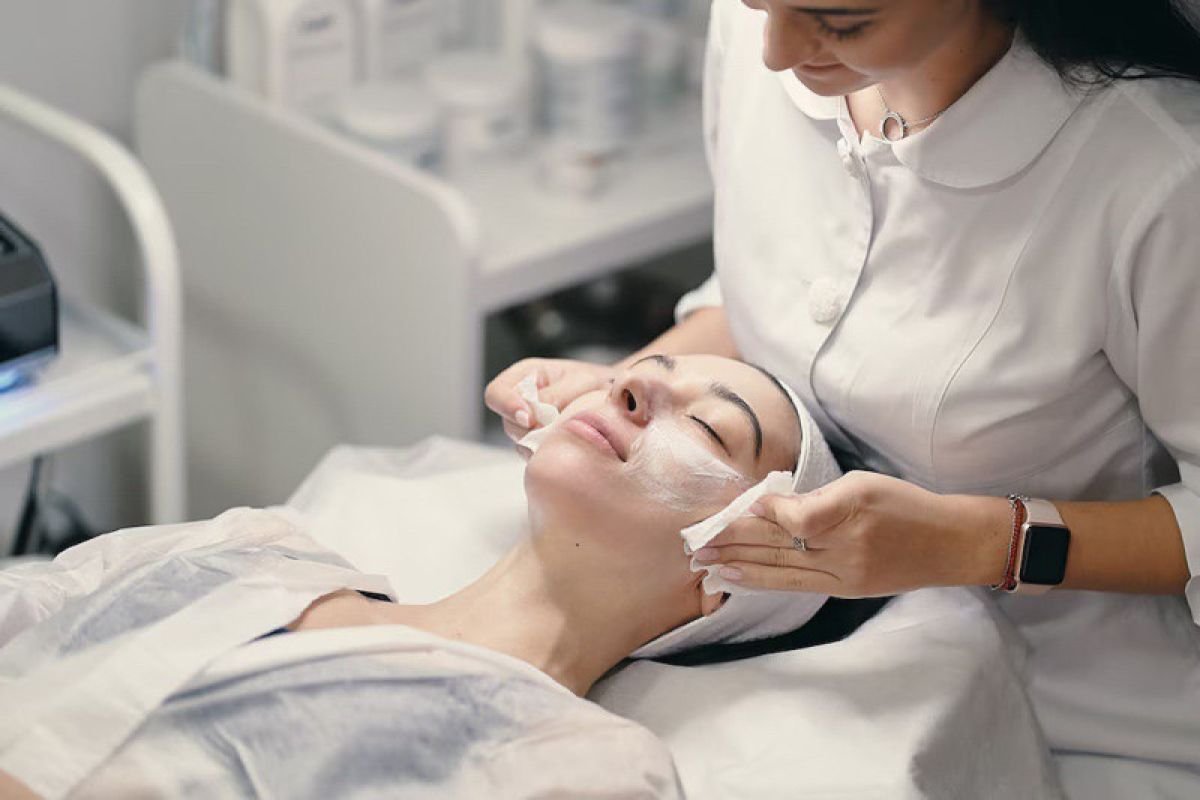 Indonesia menutup klinik kecantikan ilegal milik warga asing di Bali