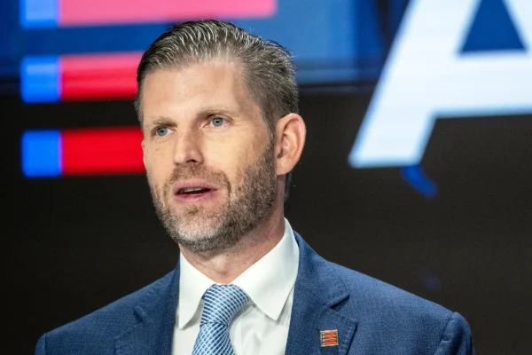 Eric Trump mengatakan bahwa presiden Indonesia, yang suaranya terekam secara tidak sengaja, sedang menanyakan ayahnya mengenai urusan keluarga
