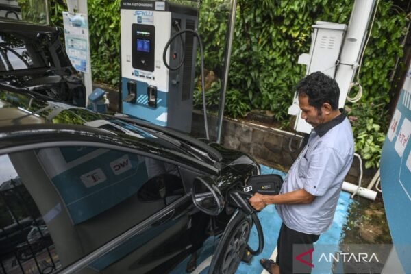 Pemerintah mengevaluasi insentif kendaraan listrik untuk proyek mobil nasional