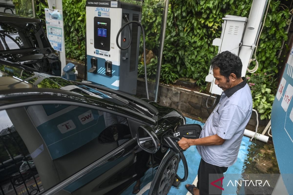 Pemerintah mengevaluasi insentif kendaraan listrik untuk proyek mobil nasional